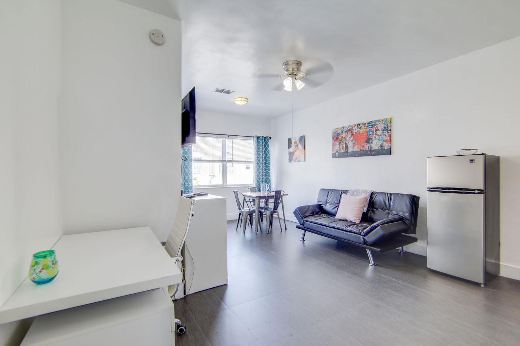 Chic Large Studio Apt Near Ocean Drive South Beach Μαϊάμι Μπιτς Εξωτερικό φωτογραφία