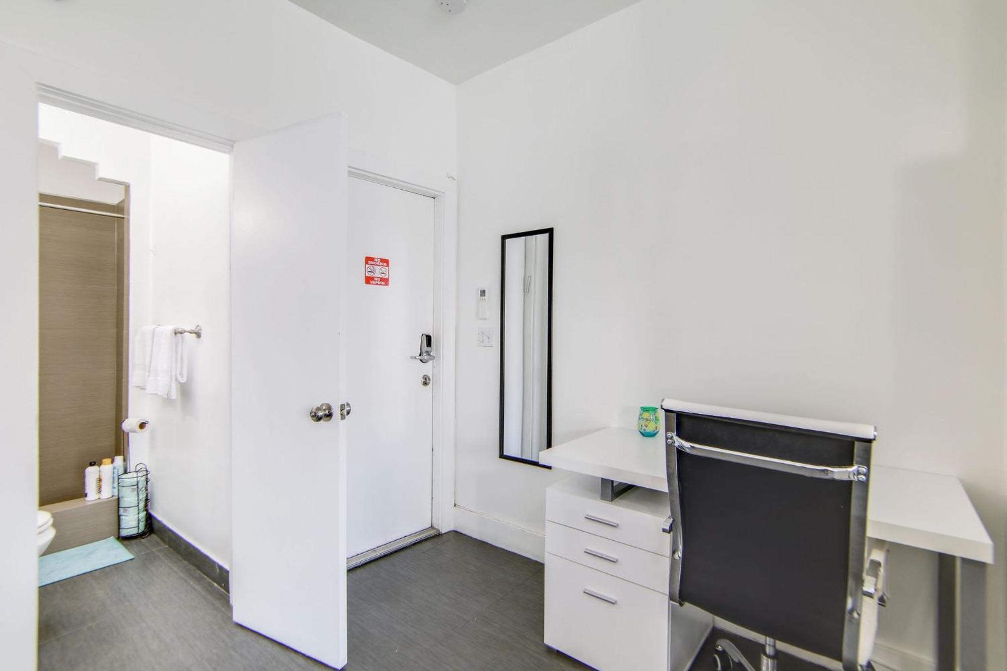 Chic Large Studio Apt Near Ocean Drive South Beach Μαϊάμι Μπιτς Εξωτερικό φωτογραφία